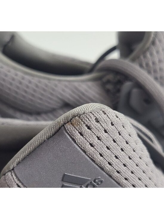 Athletic_Shoes